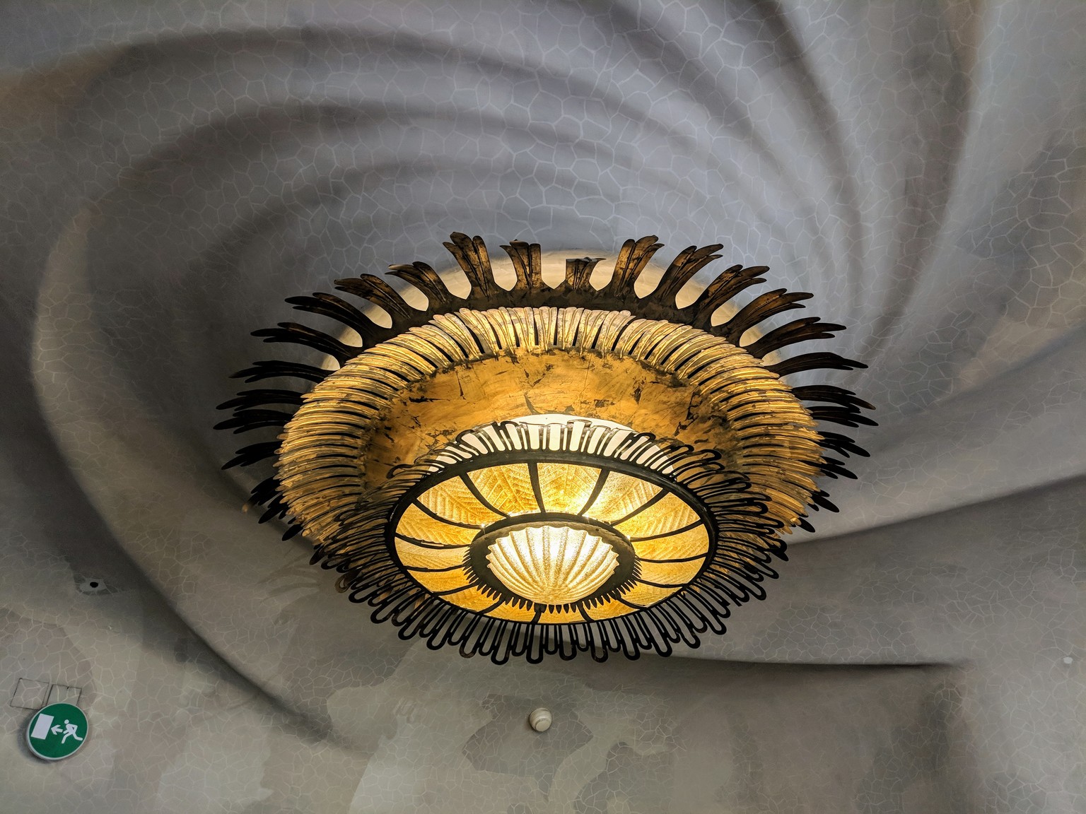 Ceiling and light fixture in Casa Batlló
