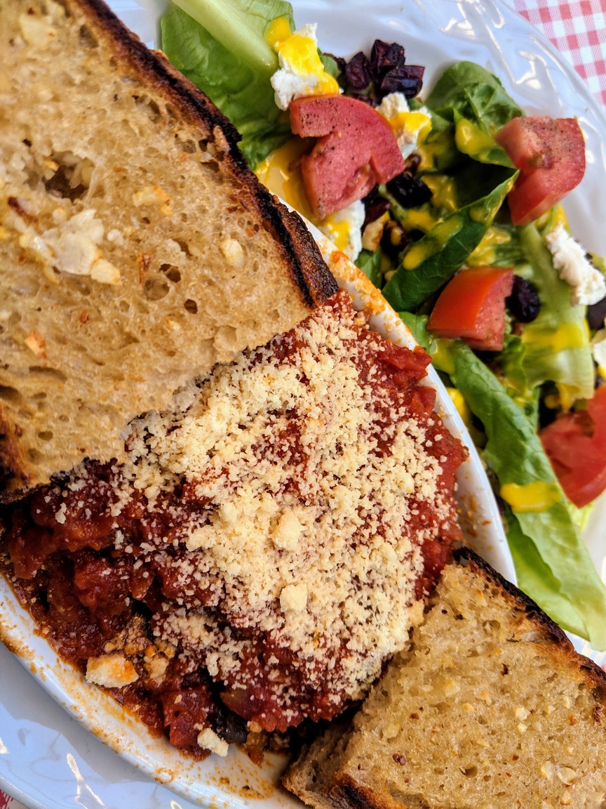 Lasagna, excellent bread and salad with mustard vinaigrette.