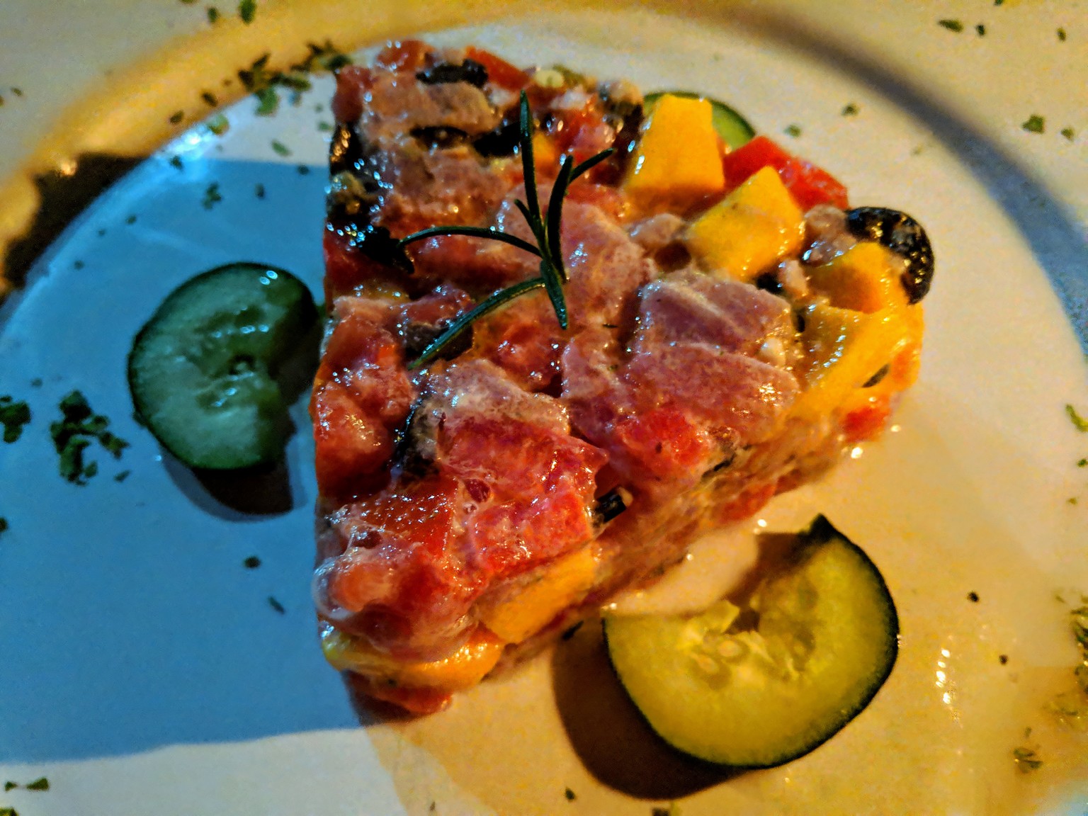 Tuna tartar with mango and tomato